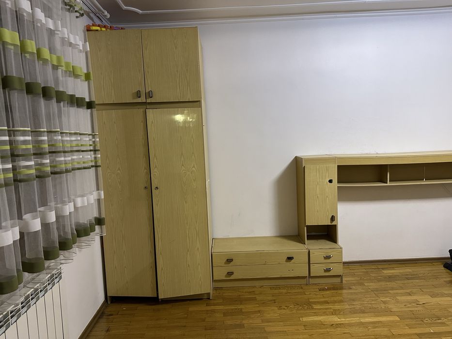 Продам меблі шафи тумби