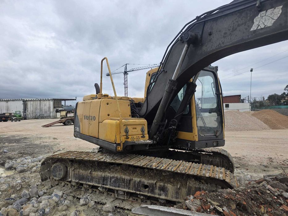 Giratória Volvo EC140B