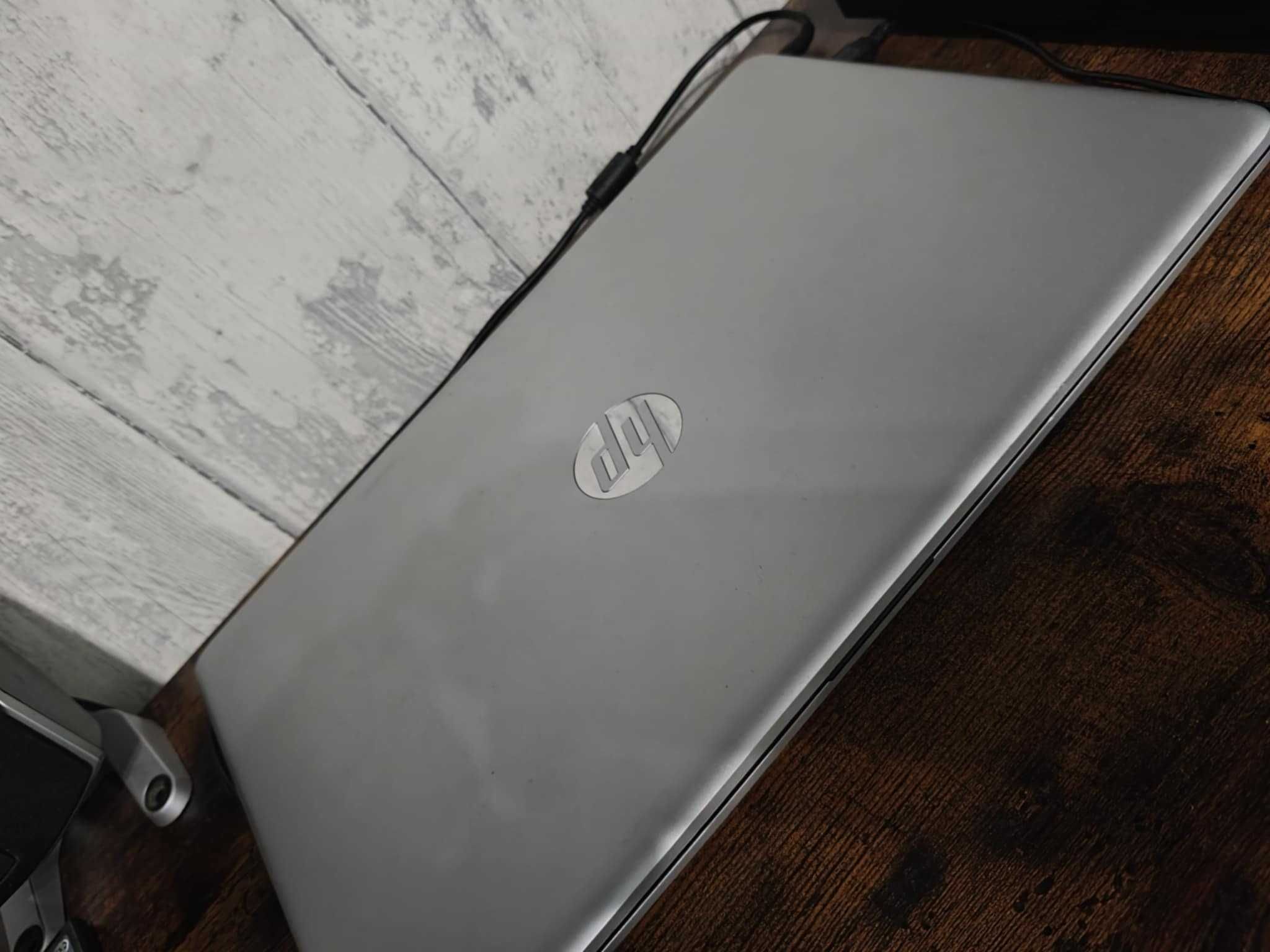 Laptop HP - i3 7gen , SSD , DDR4 , WIN11