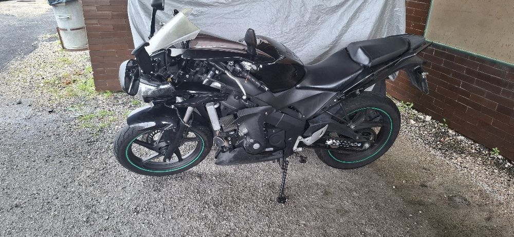 Honda CBR 125 ano 2011