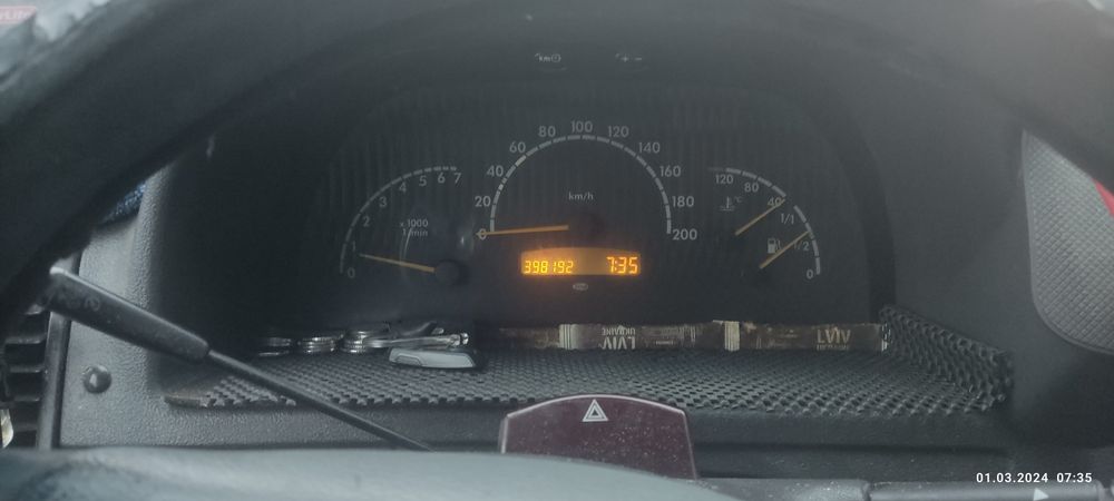 Продаю мерседес віто оригінальний пасажир 2002 року