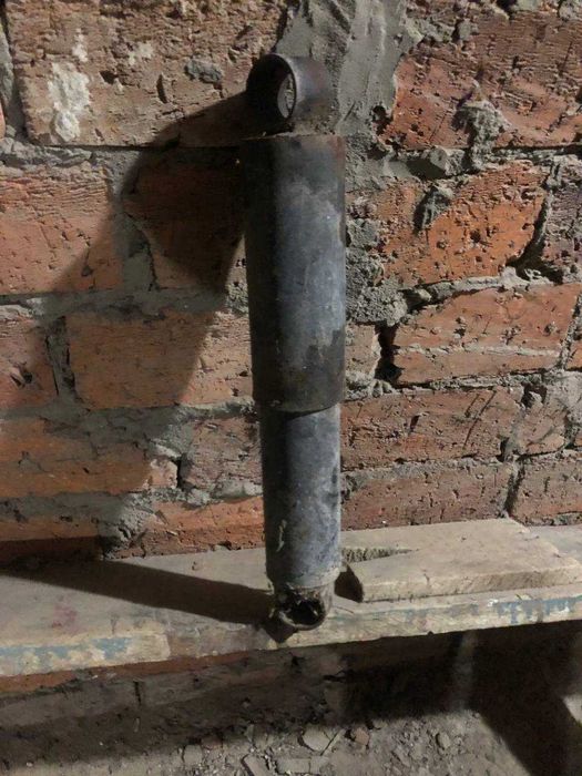 Амортизатор вантажного автомобіля ГАЗ 53,ГАЗ 66,ГАЗ 3307.