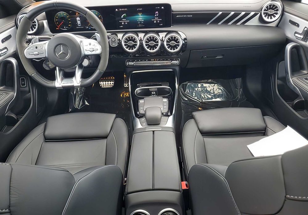 Mercedes-Benz CLA      2022