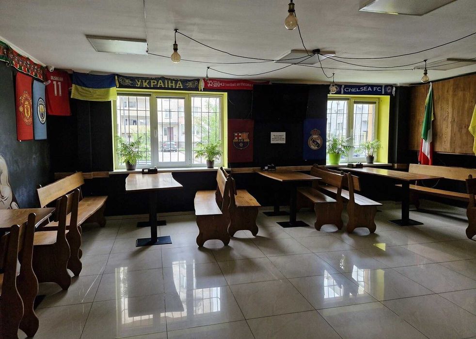 Продаж комерційного приміщення на вул. Антонова Олега