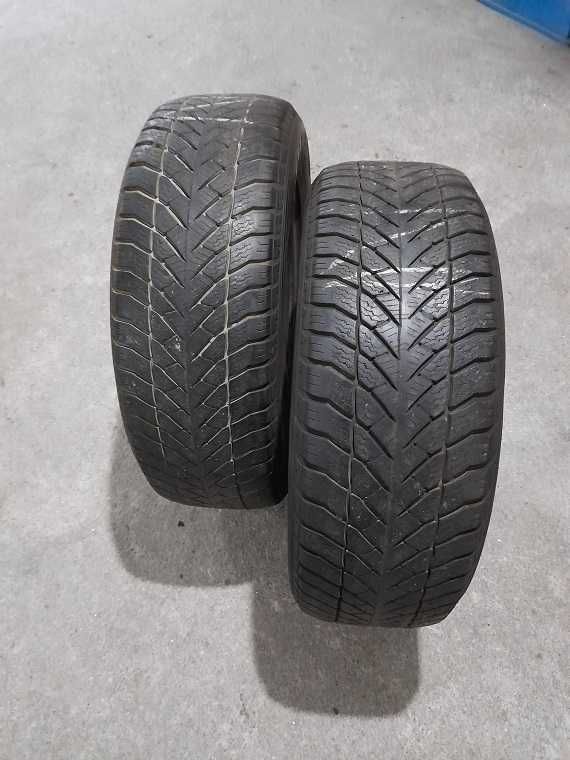 4 pneus 245/65R17 Dunlop e Goodyear