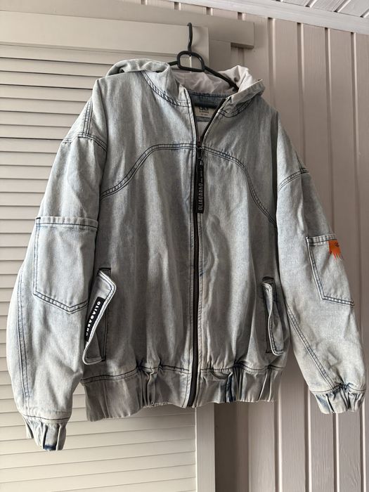 Джинсовый бомбер