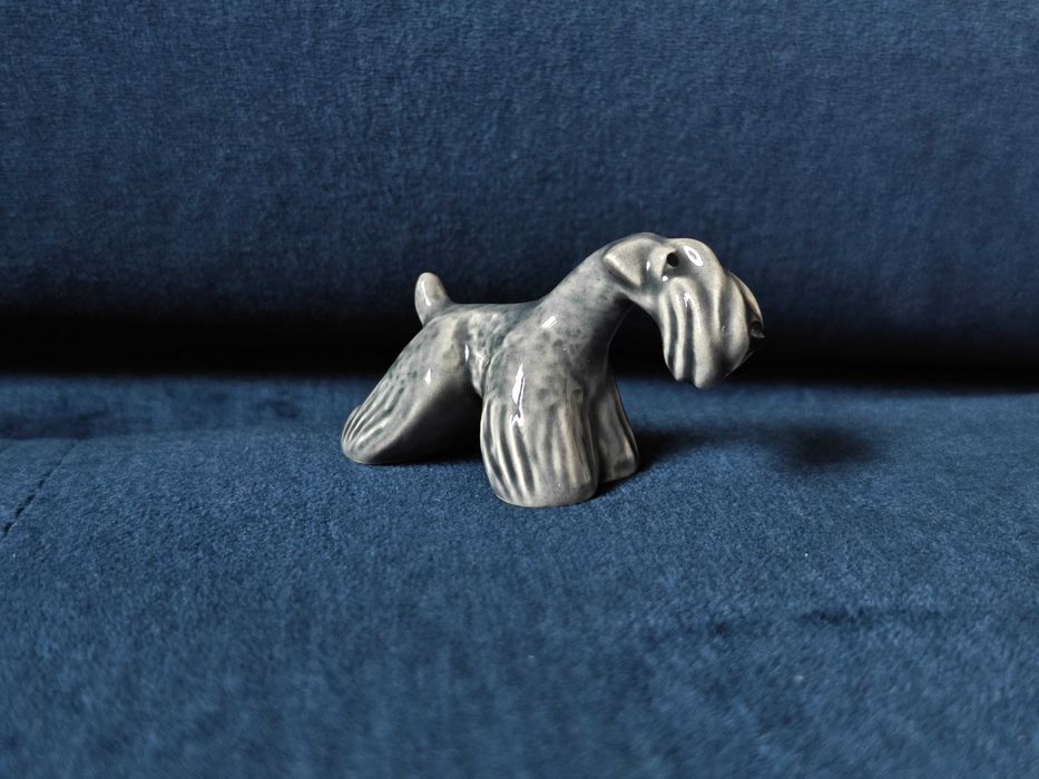 Figurka ceramika porcelana pies terier sznaucer Kuka Wojciech Rydz