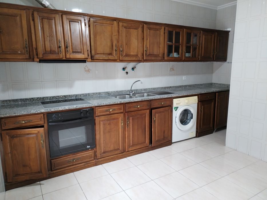 Apartamento T2 para arrendamento na Av. Das Amoreiras