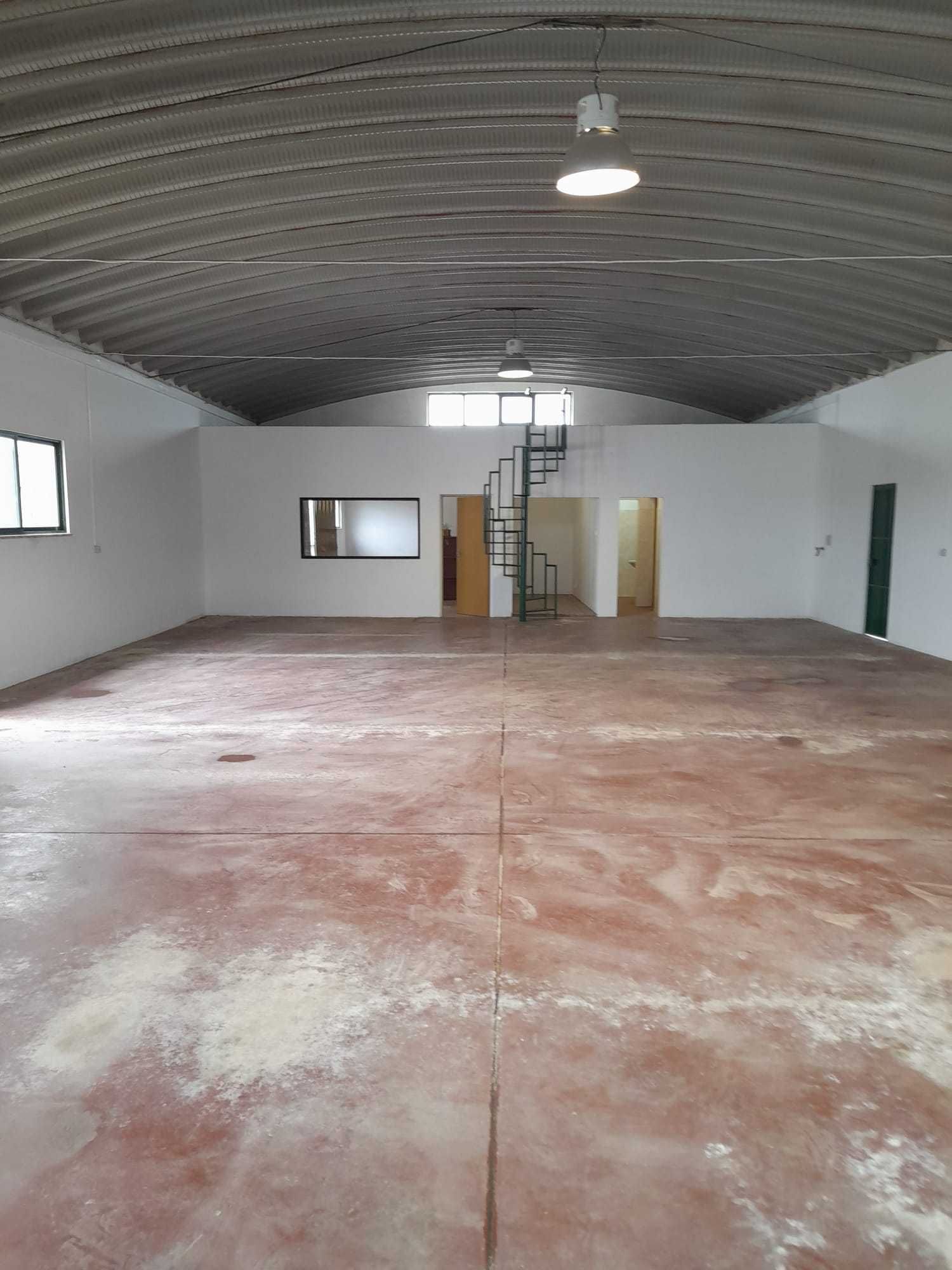 Armazém/Espaço Amplo