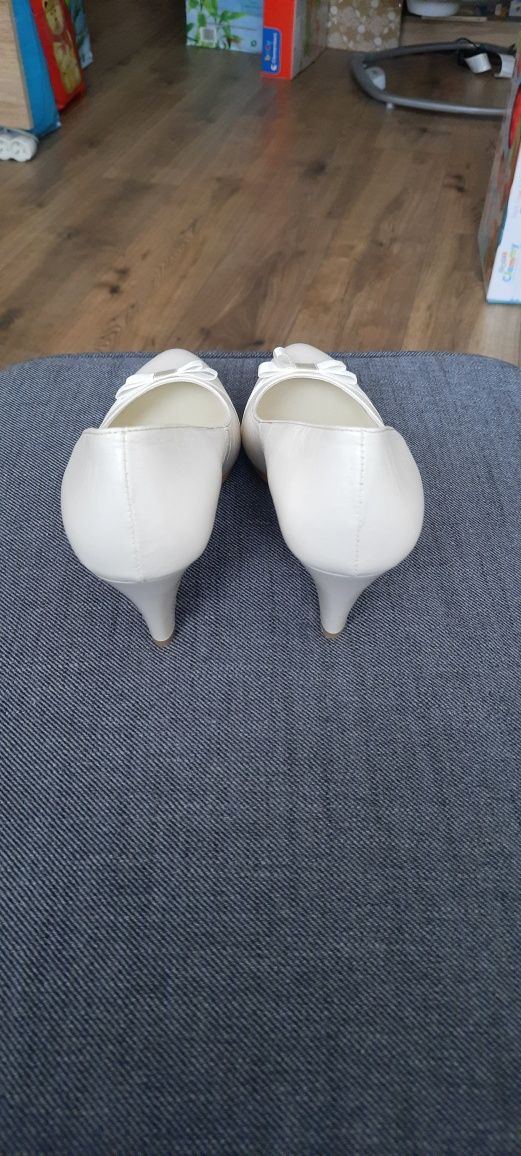 Buty ślubne r.39 ecru