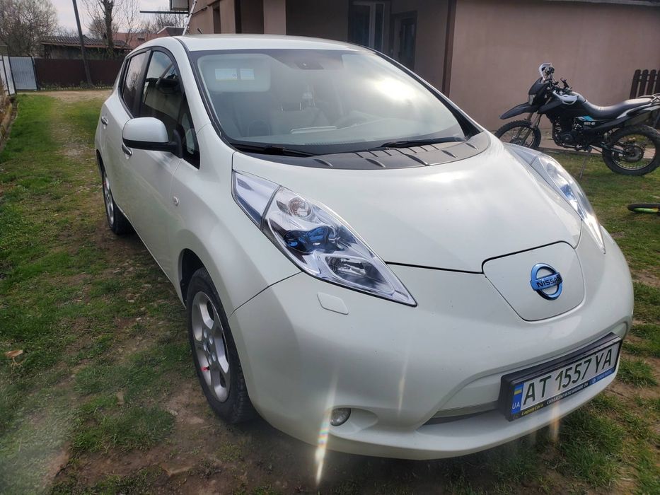 Nissan leaf 2011