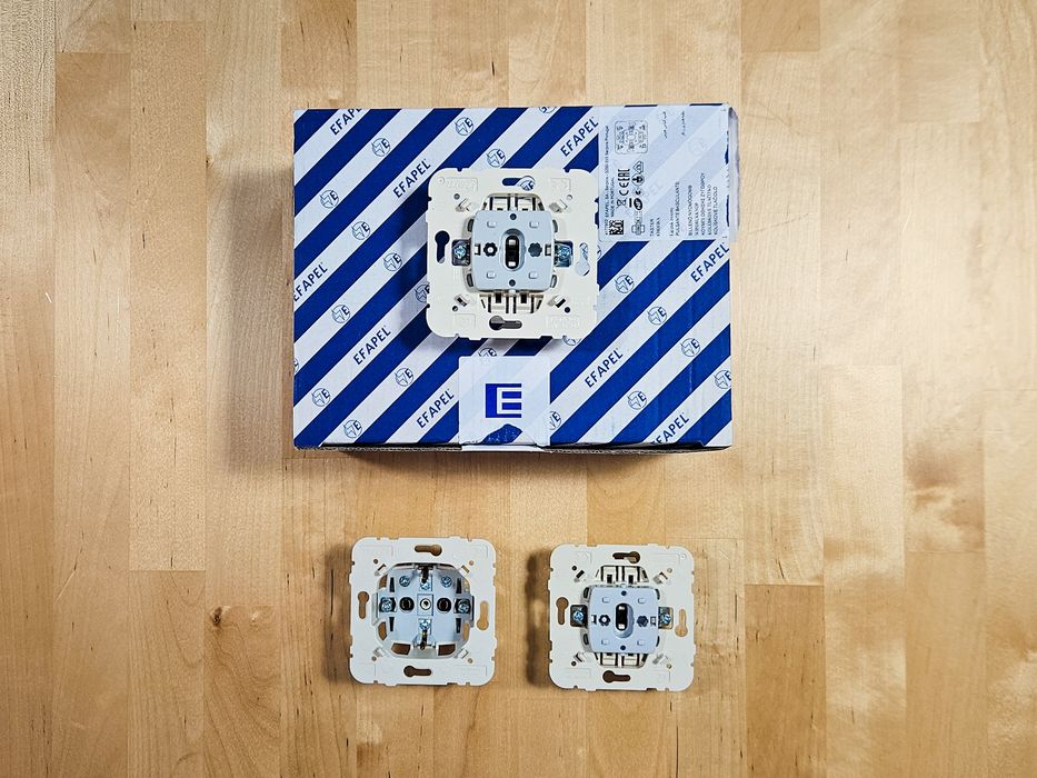 Aparelhagem EFAPEL MEC21 – 10 botões, 1 interruptor e 1 tomada (conj.)