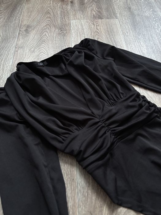 Боді з V вирізом