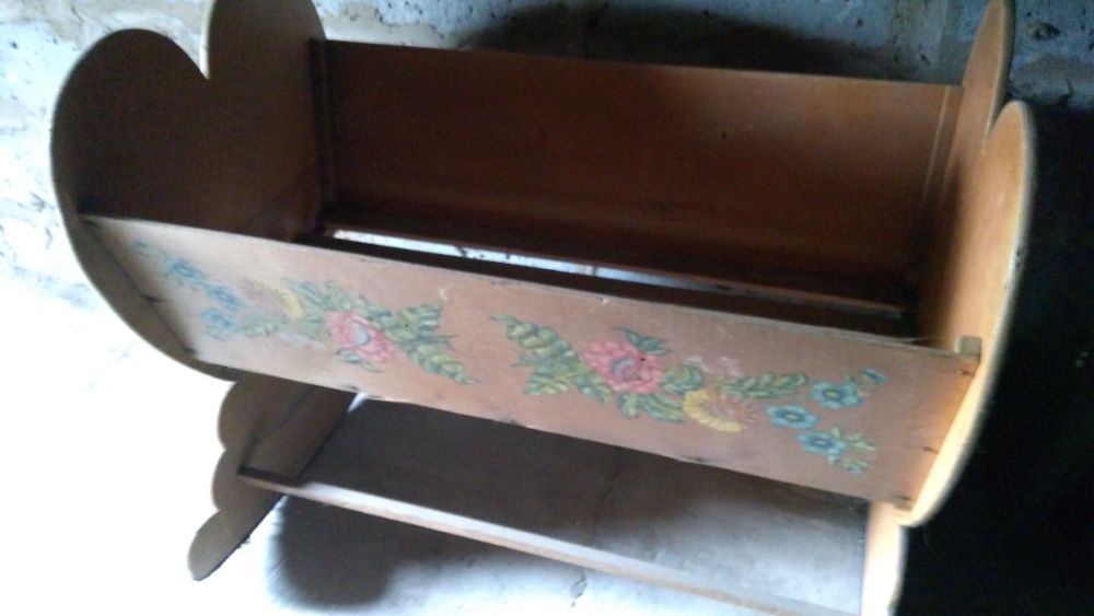 łóżeczko, Kołyska malowana ręcznie