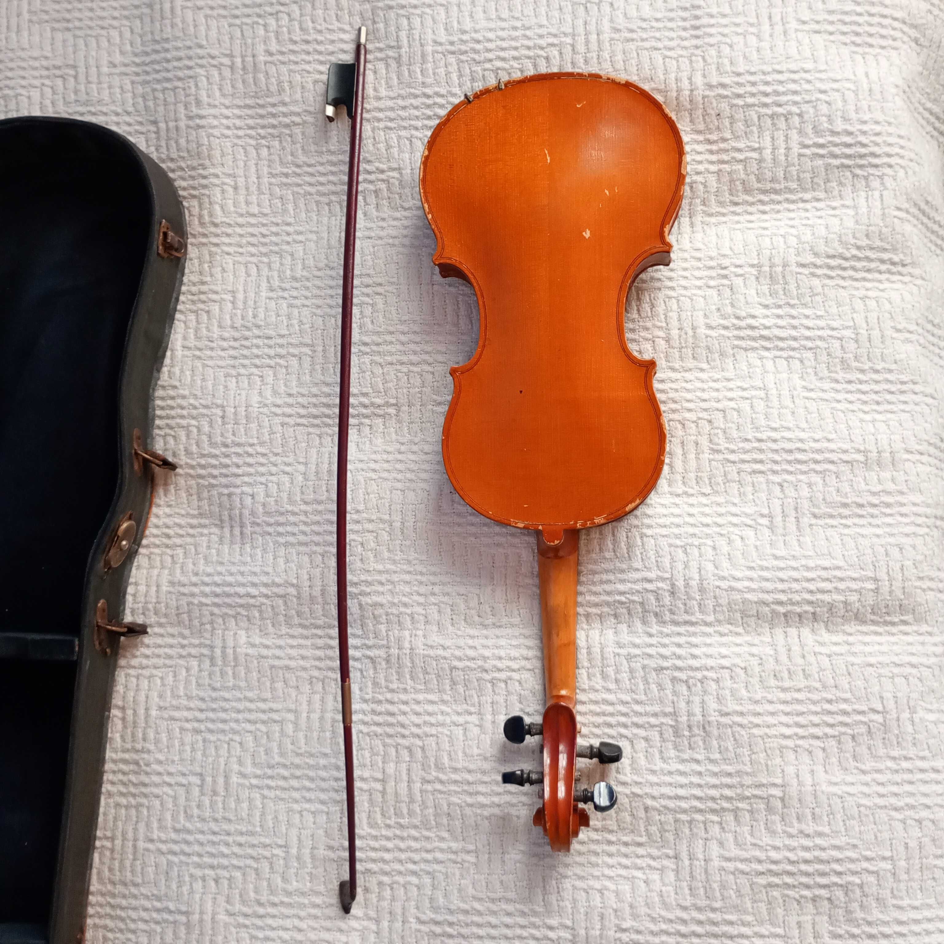 Skrzypce z futerałem oraz smyczkiem  Stradivarius 1803 r.