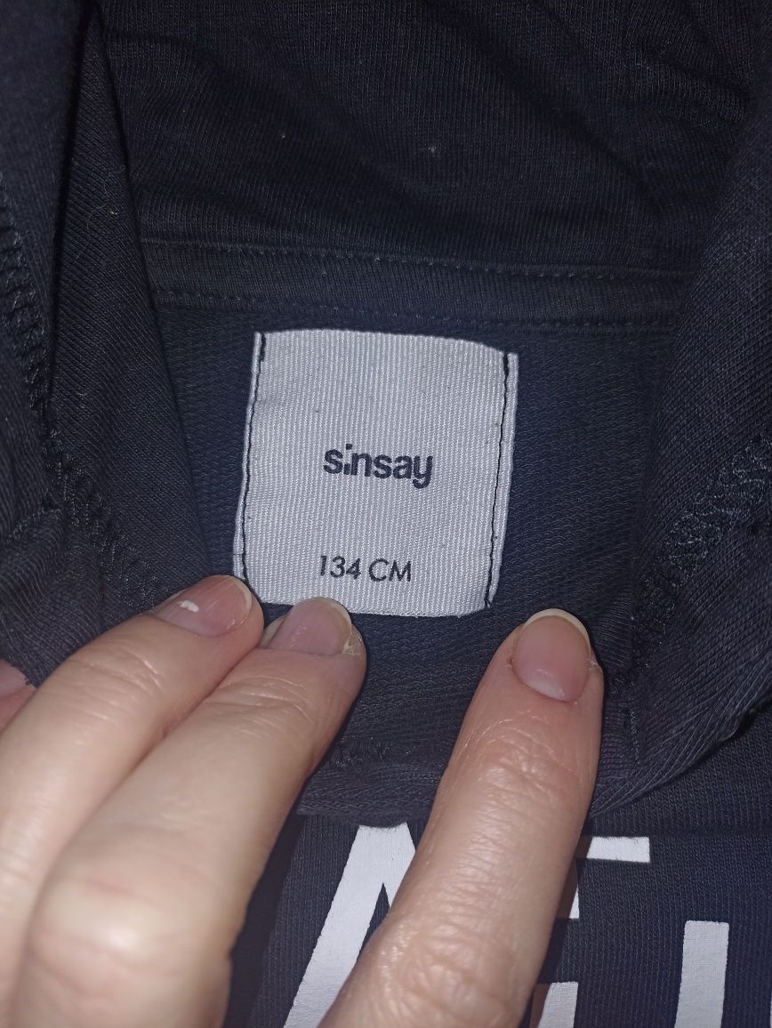 Bluza kangurka Sinsay. Rozmiar 134.
