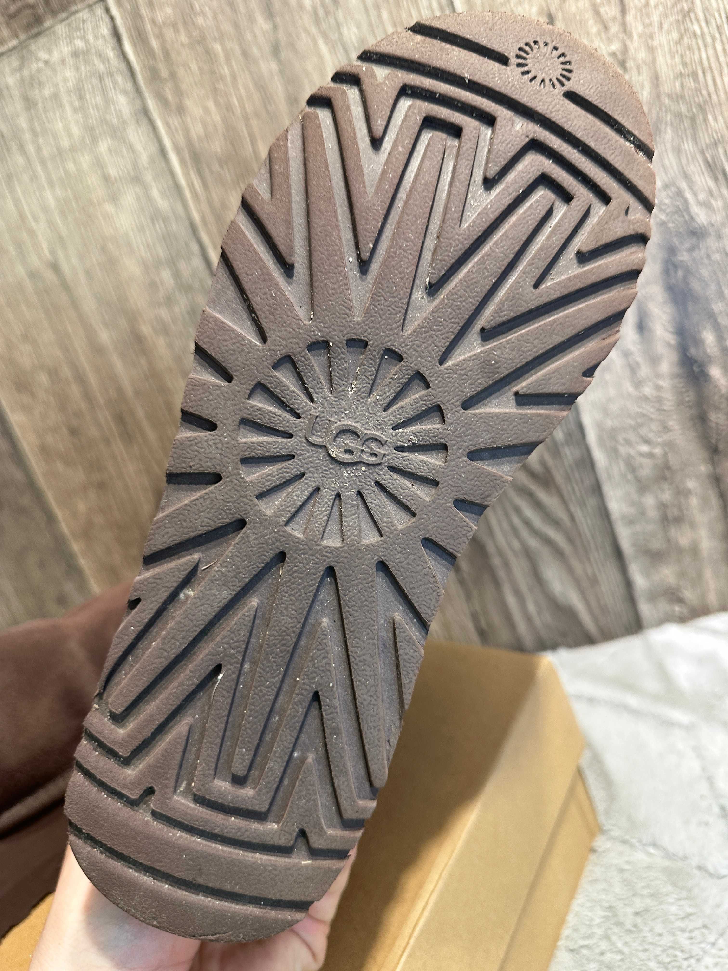 Buty damsie botki śniegowce UGG w classic mini platform 39