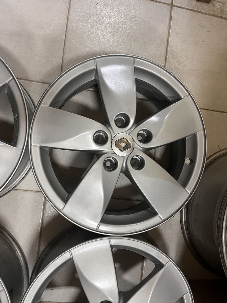 Jantes 16” 5x114.3 originais Renault Megane Trafic Dacia Nissan