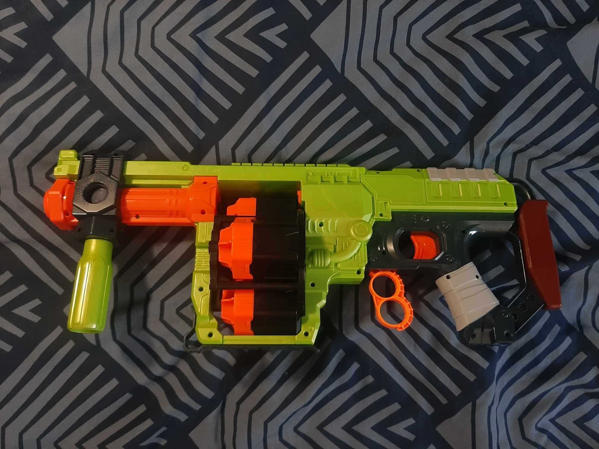 Pistolet Nerf Zombie Strike Doominator