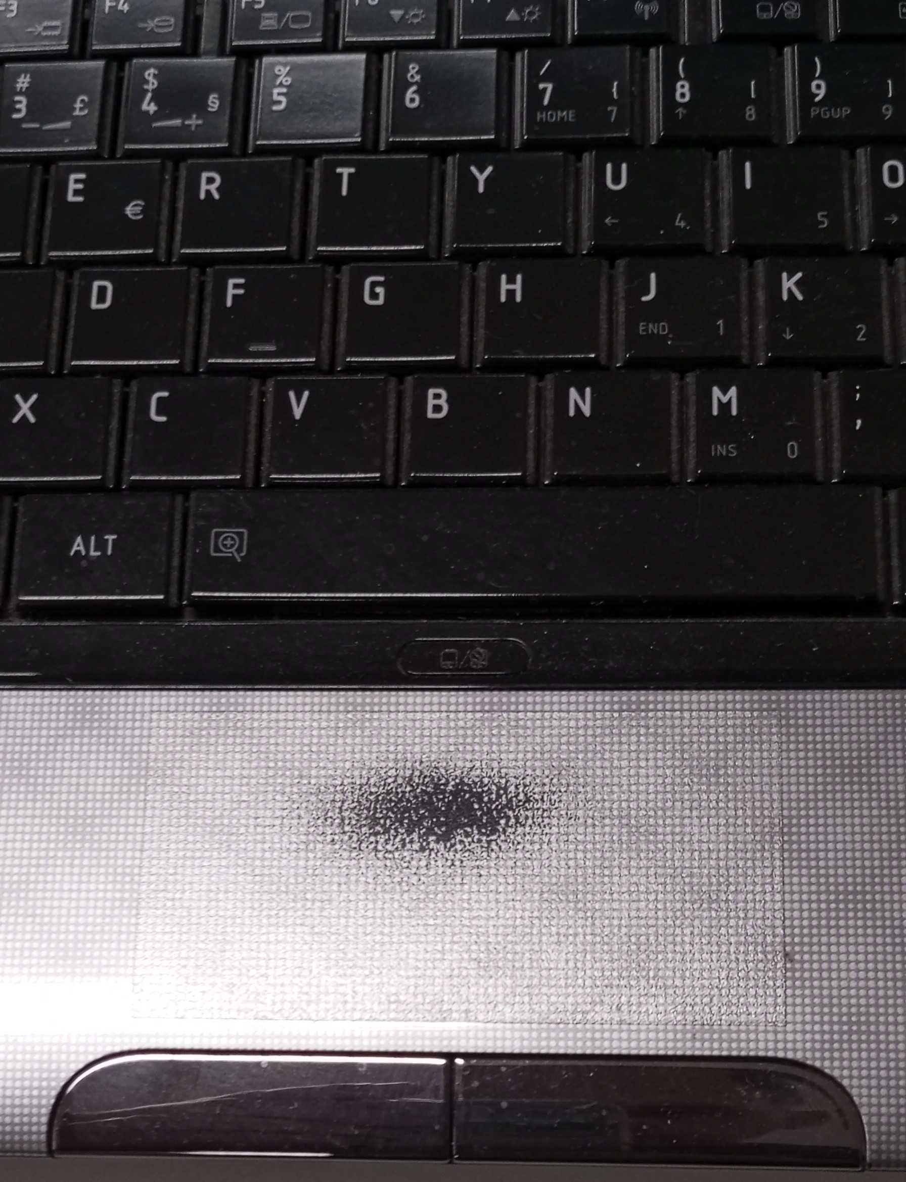 Portátil Toshiba Satellite L735-13L - A funcionar