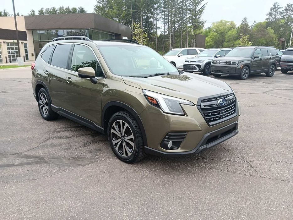 Subaru Forester      2022