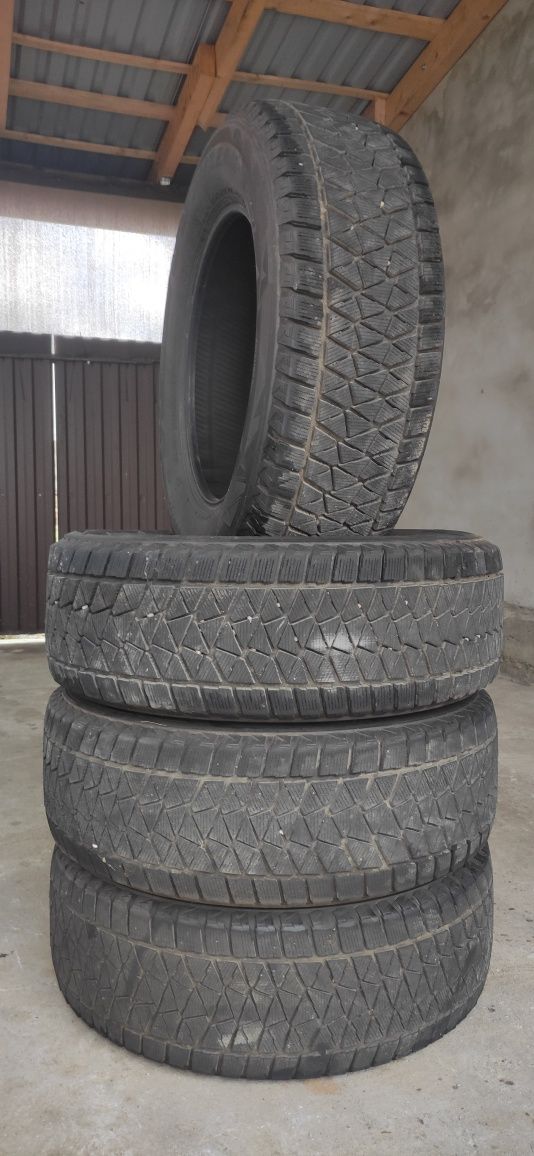 Bridgestone blizzak DM-V2 245/65/17