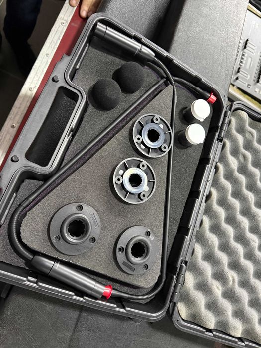 Dois microfones de apresentador Shure MX4 18 IS