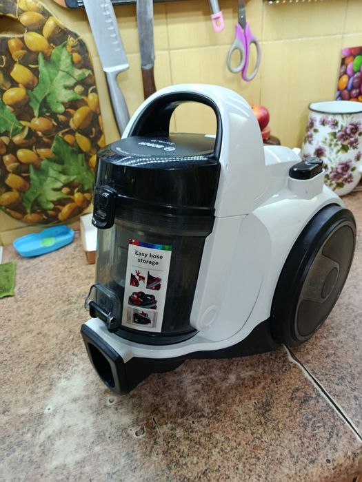 Пылесос колбовый ROWENTA . Почти новый.