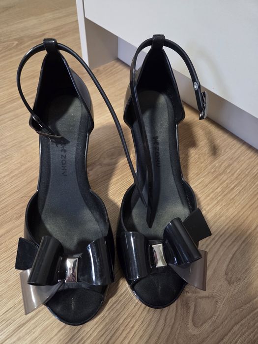 Buty sandałki na obcasie zaxy