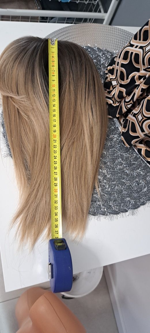 Peruka blond bob