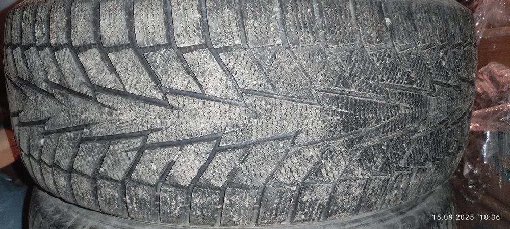 Зимові шини 225/55/16