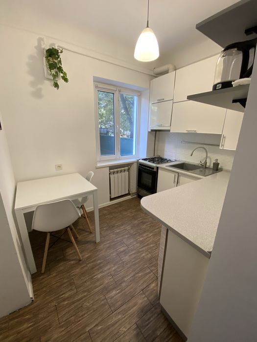 Власник! 2к з двором, паркомісцем, Pet-friendly, світло обговорюється!