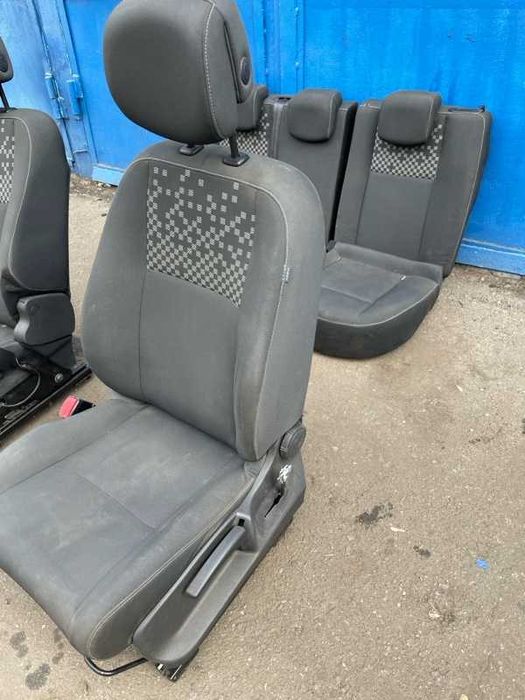 Сиденья комплект Renault Megane 3 УНИВЕРСАЛ K9K636 2012