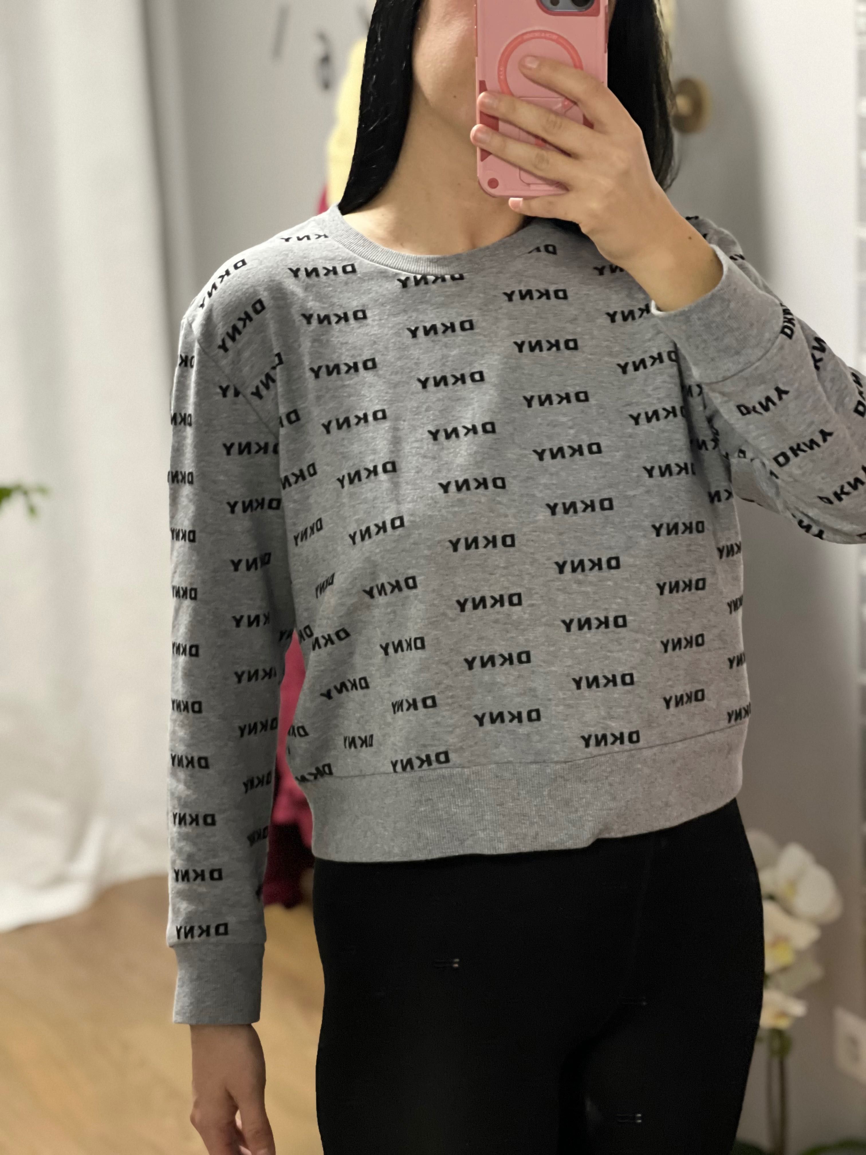Sweter monogram DKNY