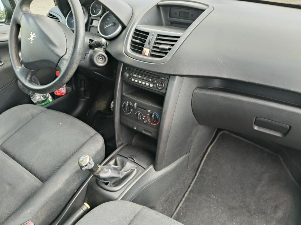 Sprzedam peugota 207 1.4 benzyna