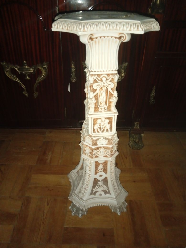 Antiga coluna porcelana