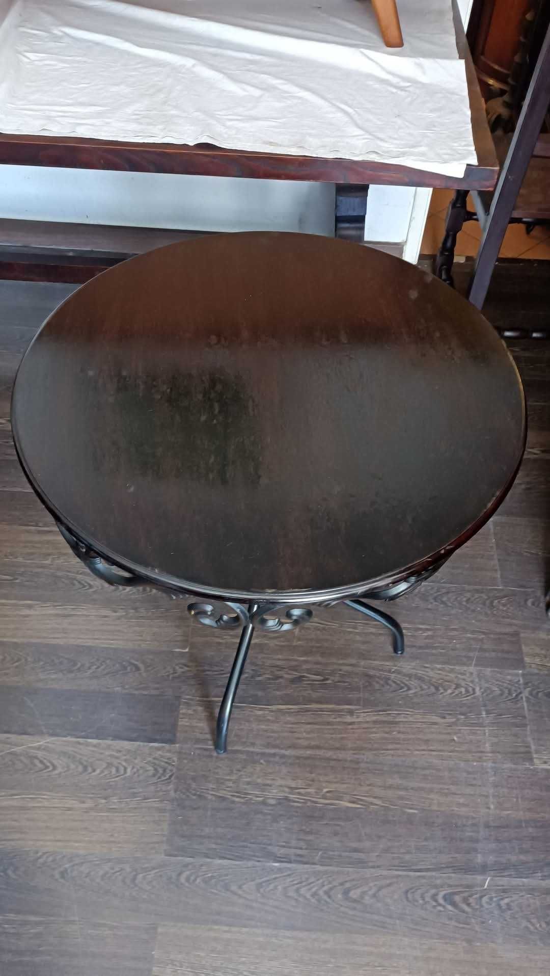 Mesa de jardim vintage