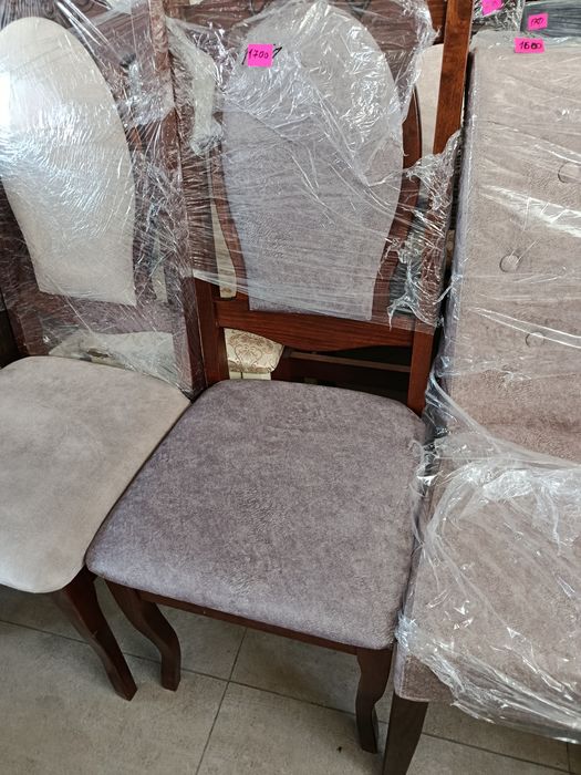 Стільці для кухні та вітальні