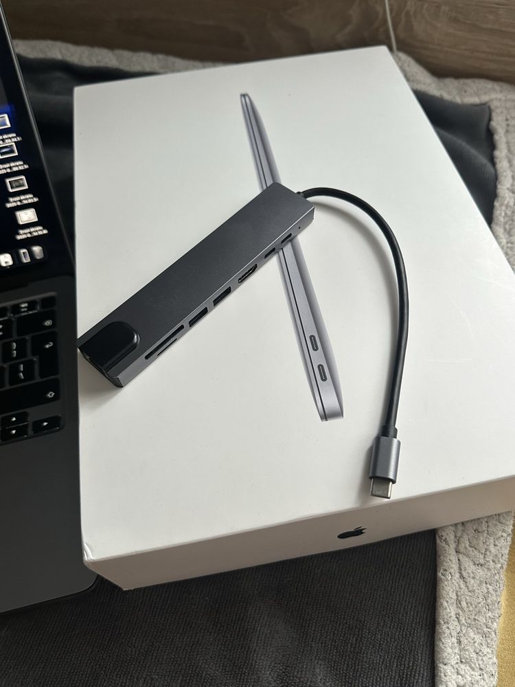 Macbook Air 13  kupiony 14.2.2025 w ispod za gotowke