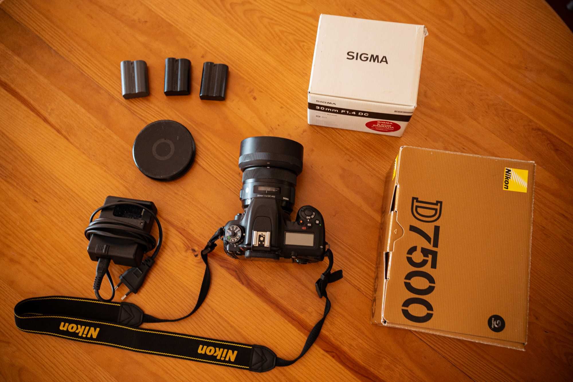 Pack Profissional Nikon D7500 + Sigma 30mm f/1.4 ART + Extras