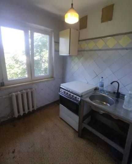 продам 2 комн на Добровольского  21 500 у.е