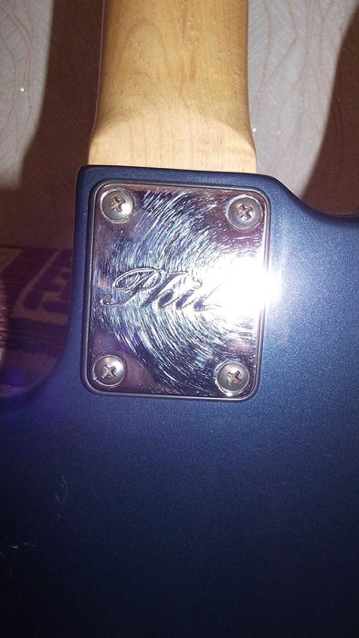 Бас гитара "Phil Pro"