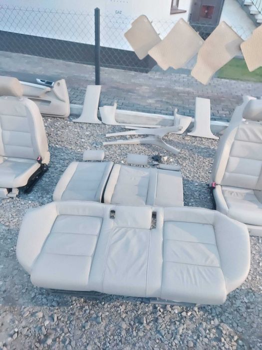 Wnętrze fotele skóra boczki tapicerki podłoga dywaniki audi a6 c6