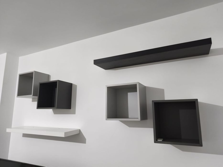 Cubos e prateleiras de decoração