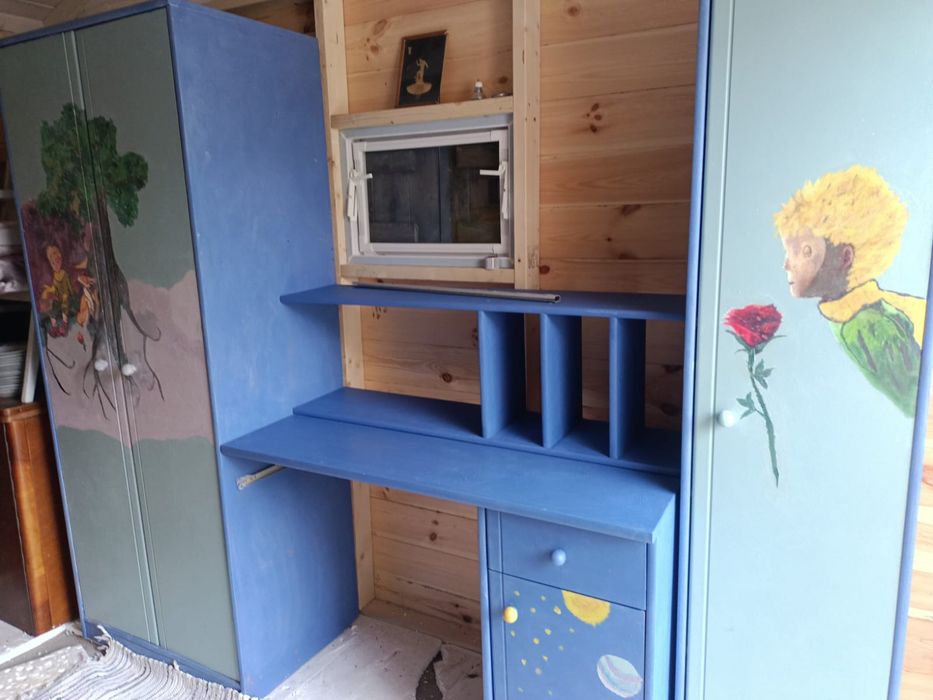 Meblościanka odnowioną z motywem Mały Książę