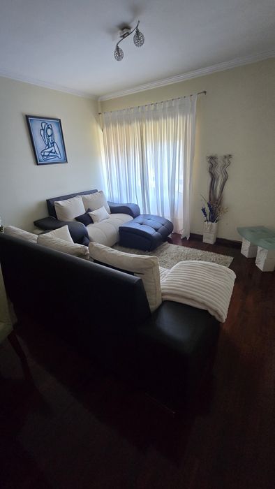 Apartamento T2 com Garagem e Arrumos – Avenida General Humberto Del