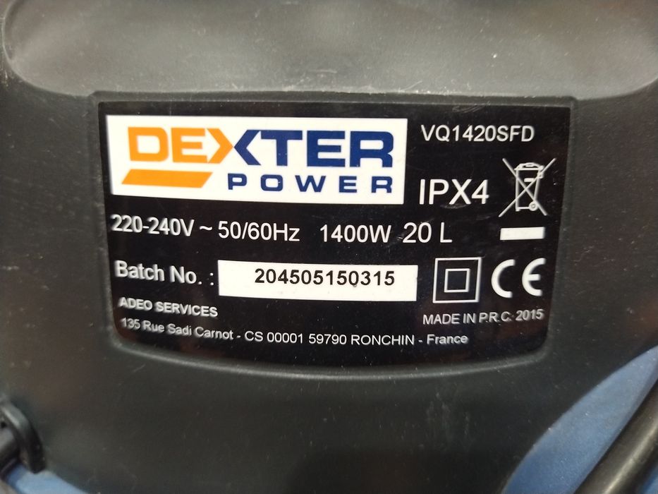 Aspirador de pó e líquido bastante potente.