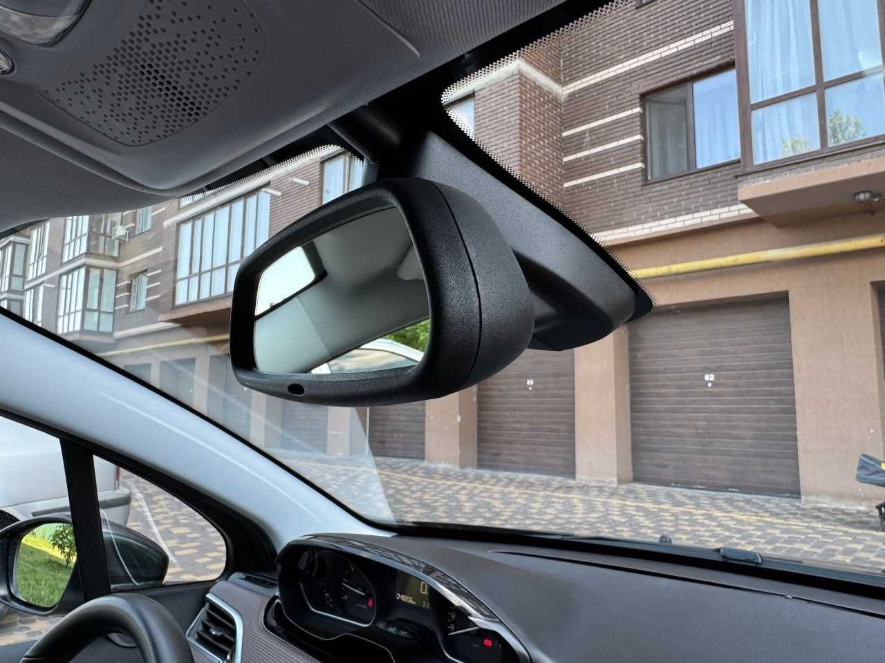 Продам  Peugeot 2008 2016. Можна в розстрочку, під викуп.