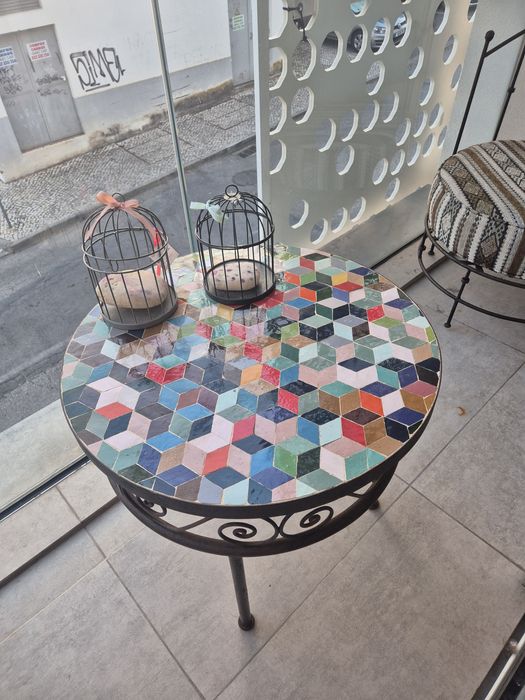 Mesa e cadeiras para exterior