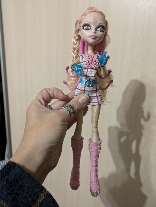 Кірін Каламері (Kjersti Trollson), персонаж із серії ляльок Monster Hi